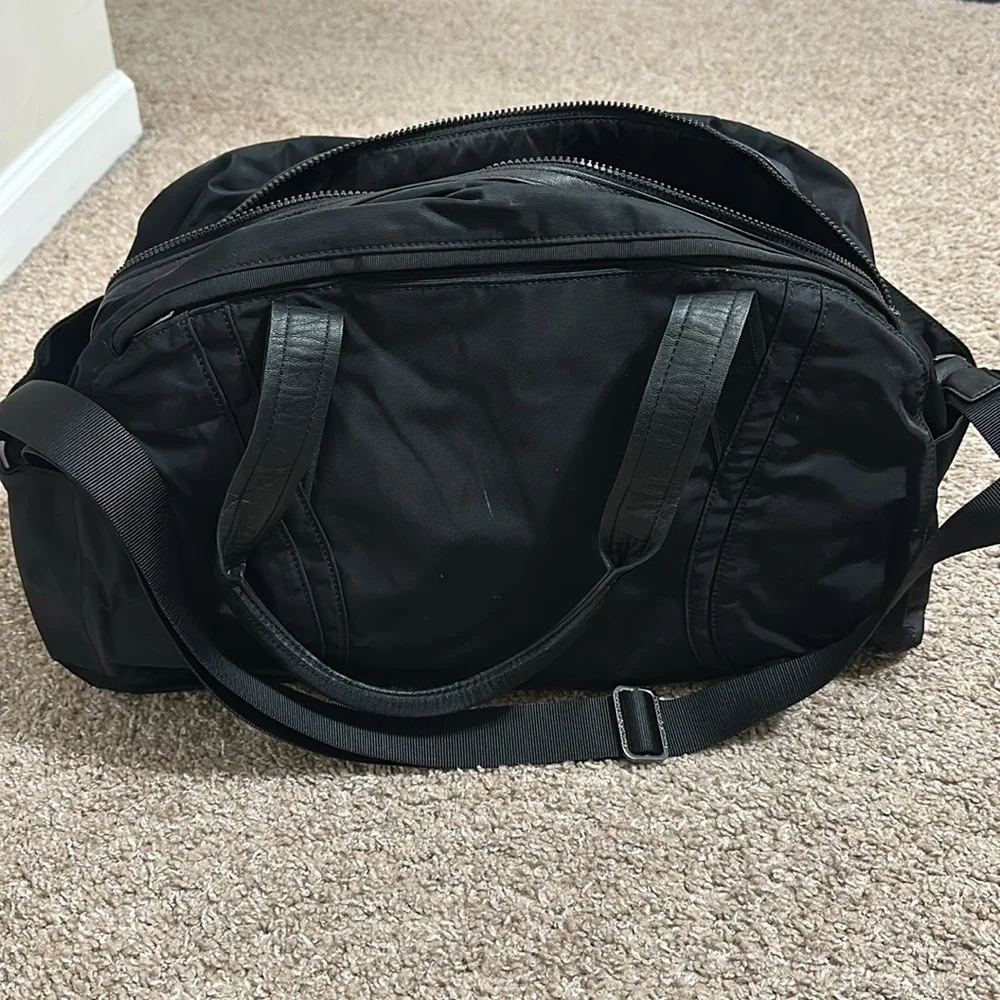 Lululemon - Picture 5 of 10